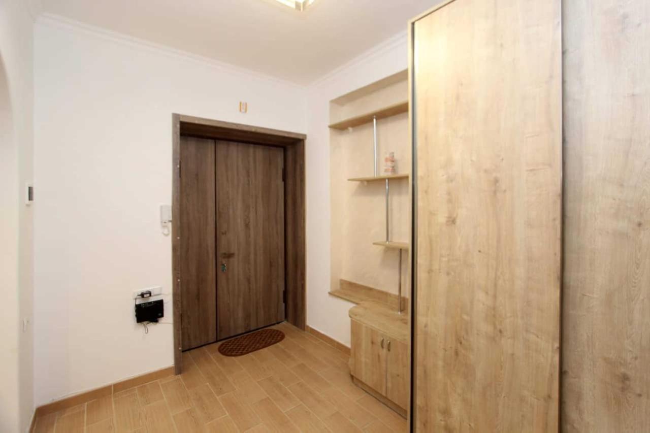 Sunny Apartment In The Center Erevan Exterior foto